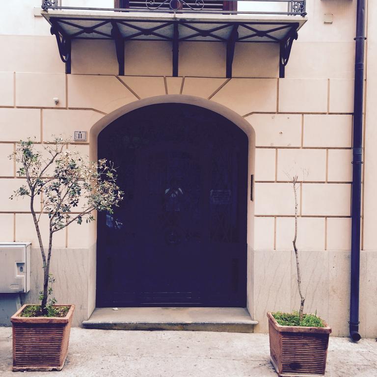 La Casetta Al Massimo By Domusicily Palermo Ruang foto